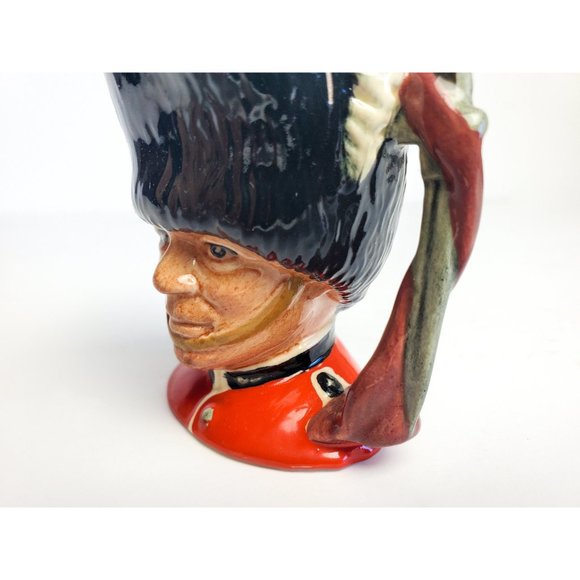 Royal Doulton 1986 The Guardsman Mini Character Jug, Vintage Ceramic Toby Mug - Picture 5 of 9